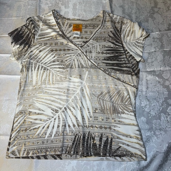 Ruby Rd. Tops - Ruby Rd. Tropical Print Short Sleeve Top in Black, Gray, and White